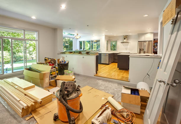 Professional Cabinet Refacing technician working in Leesburg, FL
